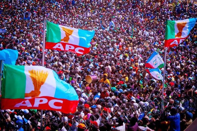 Enugu Politics Shifts: 150 Join APC from PDP, LP