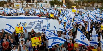Thousands Rally in Israel Urging Swift Deal with Hamas for Hostage Release