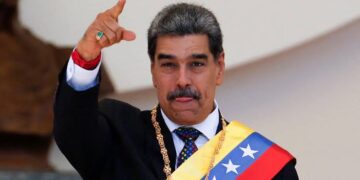 Trump Rejects Claims of Regime Change in Venezuela Despite Military Escalation