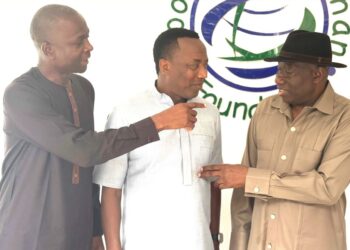 Sowore Meets Jonathan Over Nnamdi Kanu’s Detention, Plans Nationwide Protest