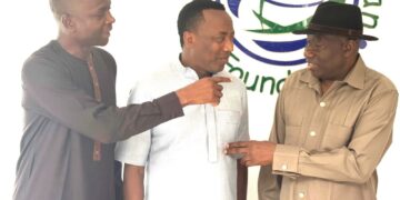 Sowore Meets Jonathan Over Nnamdi Kanu’s Detention, Plans Nationwide Protest
