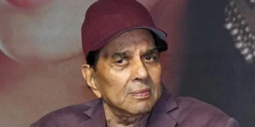 Bollywood Icon Dharmendra Dies at 89; Fans Remember His Legendary Role in “Sholay”