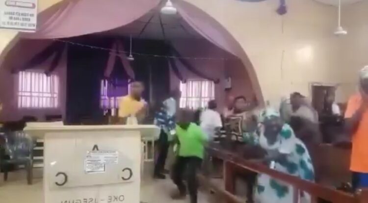 Gunmen Raid Nigerian Church, Kill and Abduct Worshippers