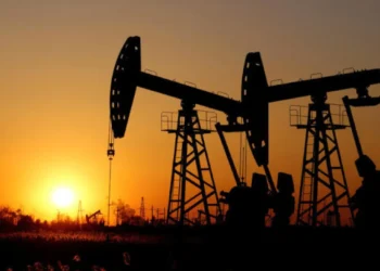 Oil prices edge higher after US moves against Venezuela oil