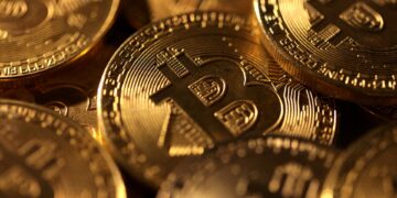 Crypto Market Slides as Bitcoin Retreats to $90,000