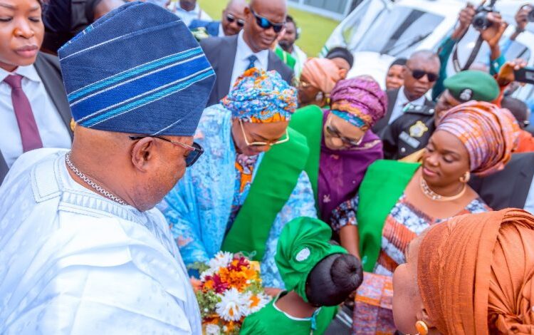 Remi Tinubu Extends Birthday Wishes to Osun First Lady 48 Hours After Controversy
