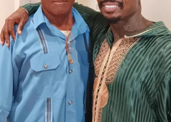 Asake reunites with father, daughter and baby mama, ending family feud