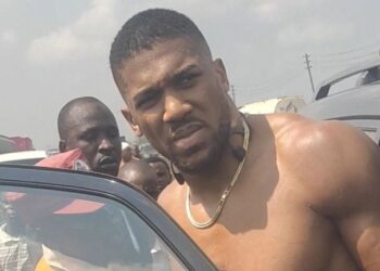 Anthony Joshua resumes training, calls it ‘mental strength therapy’ after fatal crash