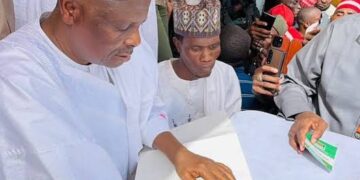Kwankwaso Receives Former Kano Deputy Governor Gwarzo into ADC