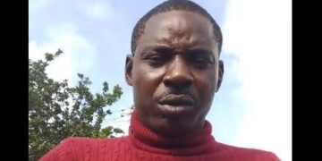 Nigerian Police Officer Threatens To Kill Anyone Filming Him During Operation